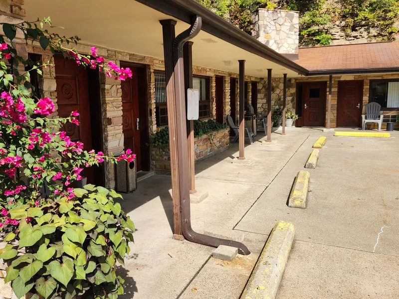 Jefferson Hills Motel hotel detail image 6