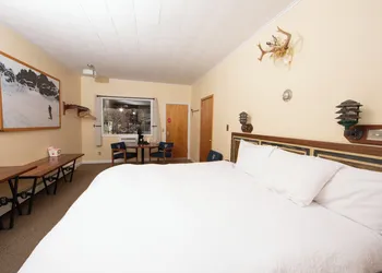 Yodeler Motel hotel thumbnail 5