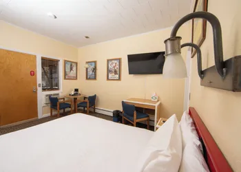 Yodeler Motel hotel thumbnail 6