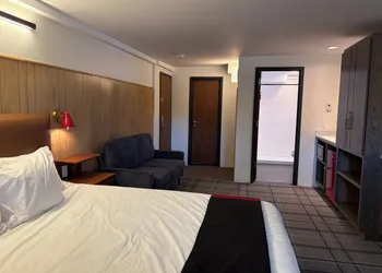 Yodeler Motel hotel thumbnail 7