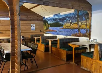 Iditarod Trail Roadhouse hotel thumbnail 6