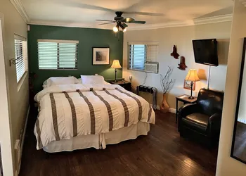 The Fraser River's Edge B&B Lodge hotel thumbnail 5