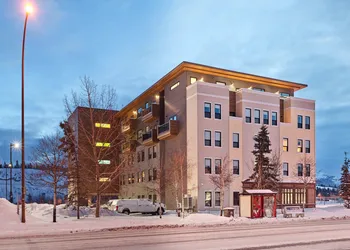 Raven Inn Whitehorse hotel thumbnail 2
