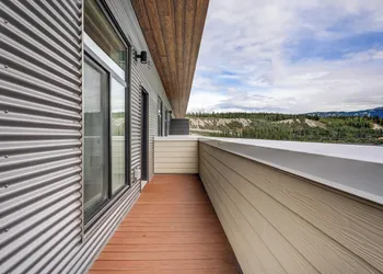 Raven Inn Whitehorse hotel thumbnail 8