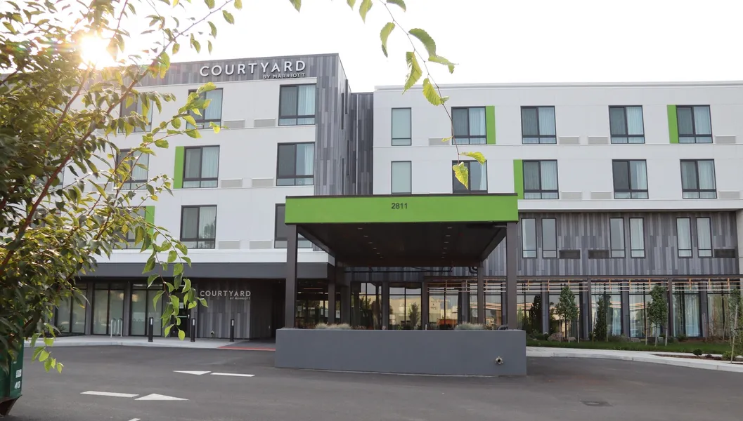 Courtyard by Marriott Portland East hotel detail image 2
