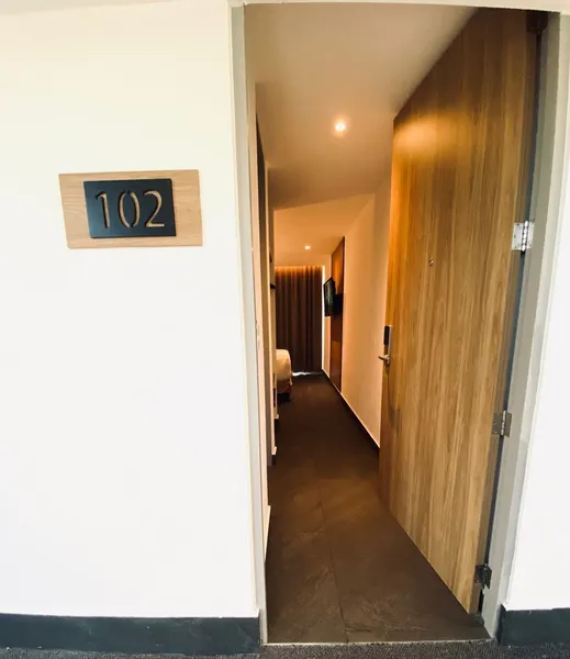 B'S Suites hotel detail image 2