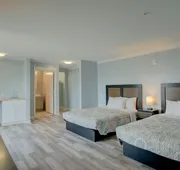 Dhimas Bayview Suites hotel detail image 4