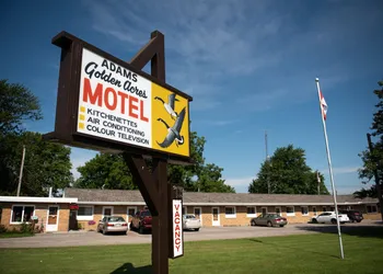 Adams Golden Acres Motel hotel thumbnail 2