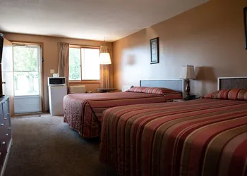 Adams Golden Acres Motel hotel thumbnail 5