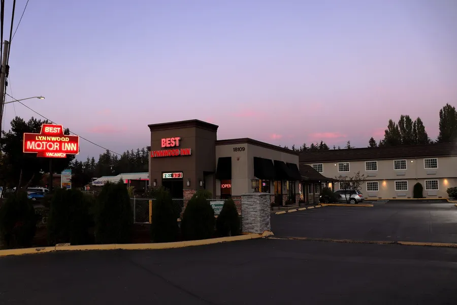 Best Lynnwood Inn hotel detail image 2