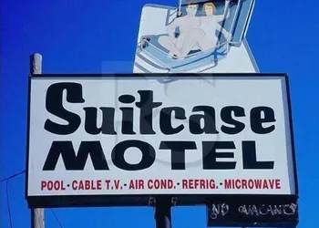 Suitcase Motel & Travel hotel thumbnail 2