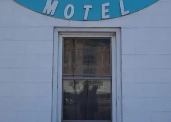 Suitcase Motel & Travel hotel thumbnail 4