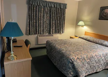 4 Pines Motel hotel thumbnail 6