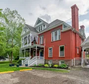 Hatch House Bed & Breakfast hotel detail image 4