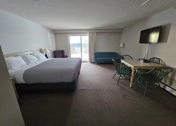 108 Golf Resort hotel thumbnail 6