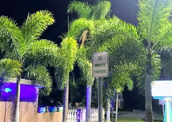 Tropical Inn & Suites hotel thumbnail 6