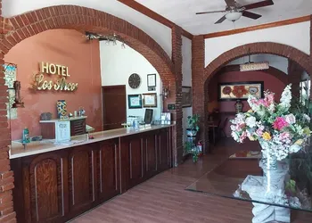 Hotel Los Arcos hotel thumbnail 4