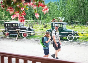 McCarthy Lodge Resort hotel thumbnail 4