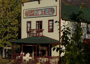 McCarthy Lodge Resort hotel thumbnail 5