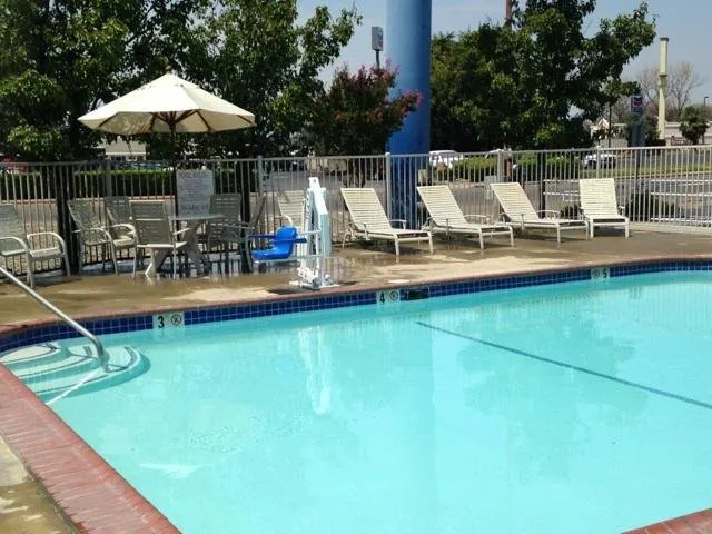 Motel 6 Stockton CA - East hotel detail image 2