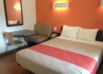 Motel 6 Stockton CA - East hotel thumbnail 3