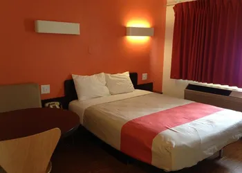 Motel 6 Stockton CA - East hotel thumbnail 7