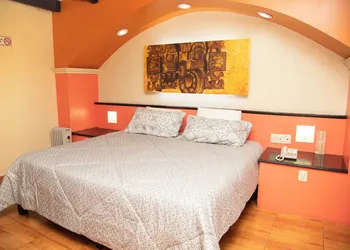 Hotel Catedral hotel thumbnail 8