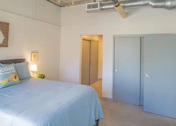 Heaven on Midtown Fully Furnished Apts hotel thumbnail 5