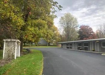 Nightshade Inn & Gardens hotel thumbnail 2