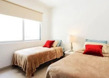 Condo Esmir hotel thumbnail 2