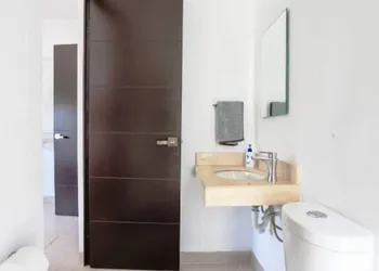 Condo Esmir hotel thumbnail 5