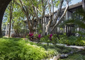 Los Laureles Hotel & Centro de Convenciones hotel thumbnail 3