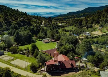 La Cabaña Del León hotel thumbnail 2
