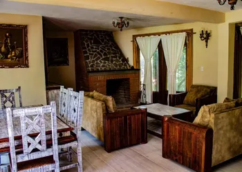 La Cabaña Del León hotel thumbnail 6