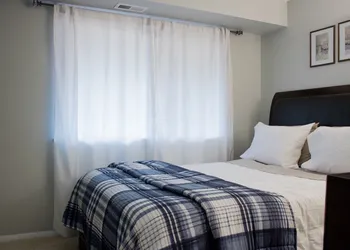 Modern Upscale Private Room hotel thumbnail 4
