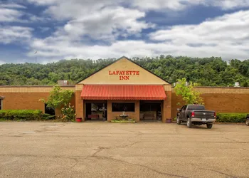 Lafayette Inn hotel thumbnail 2
