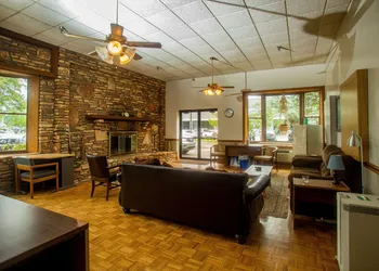 Lafayette Inn hotel thumbnail 4