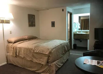 Sunset Inn hotel thumbnail 5