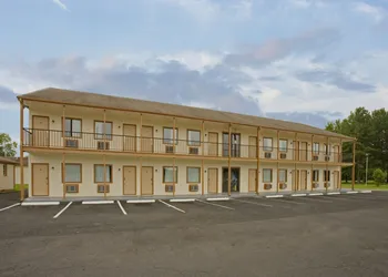 Regal Inn hotel thumbnail 2