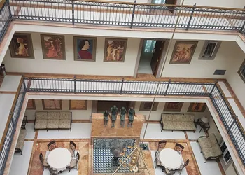 The Lorian Club hotel thumbnail 2