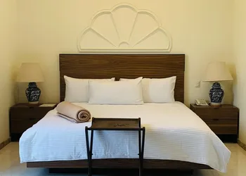 The Lorian Club hotel thumbnail 7