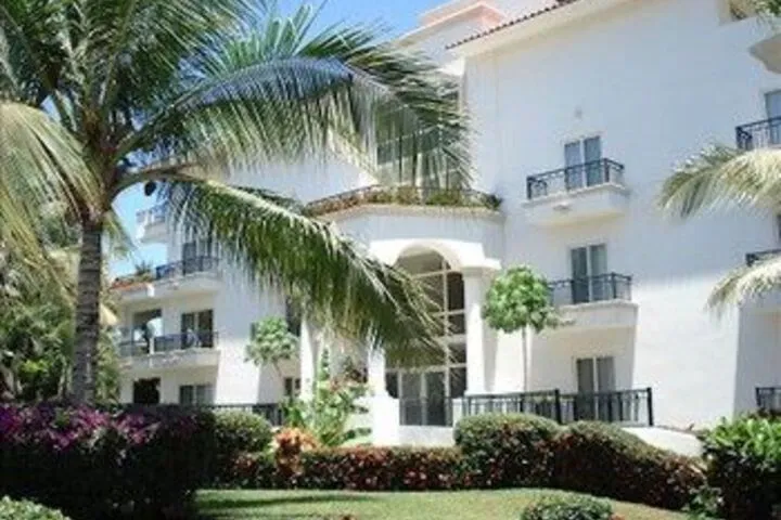 Unlimited Luxury Villas - Gran Marina Condo hotel detail image 2