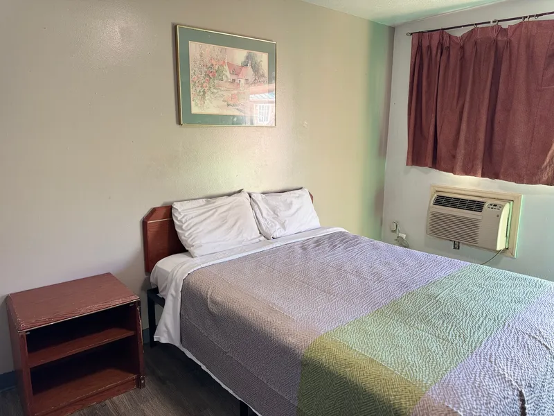 Budget inn hotel detail image 6