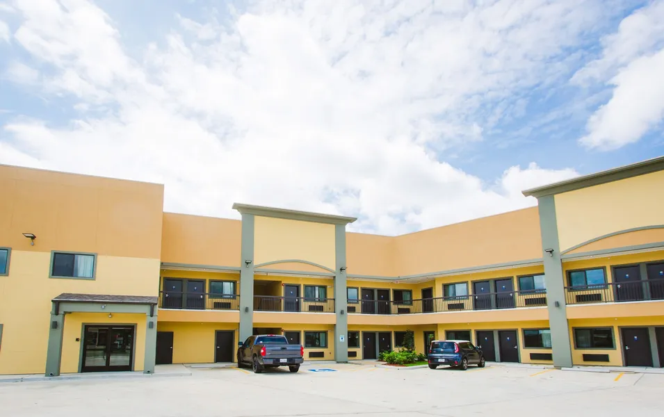 Scottish Inn & Suites hotel detail image 2