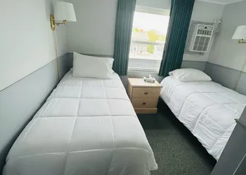 Harbor Landing Resort hotel thumbnail 7