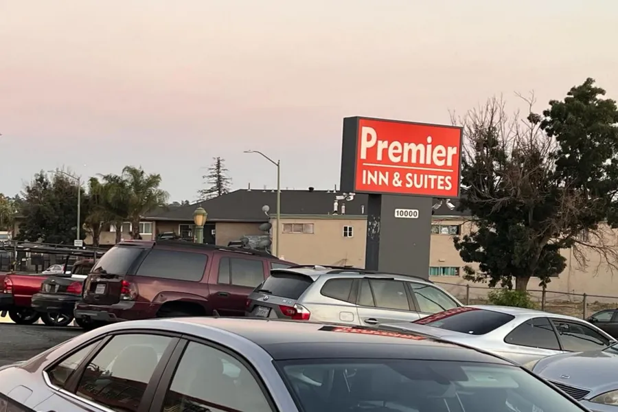 Premier Inn & Suites hotel detail image 2