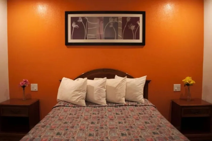 Premier Inn & Suites hotel detail image 6