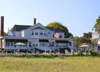 Holiday House Inn hotel thumbnail 2