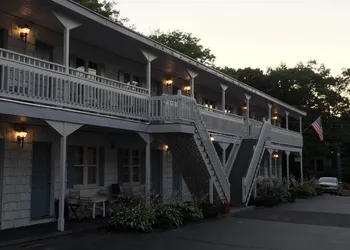 Holiday House Inn hotel thumbnail 5