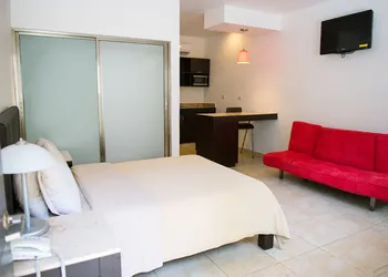 Suites Real Tabasco hotel thumbnail 4
